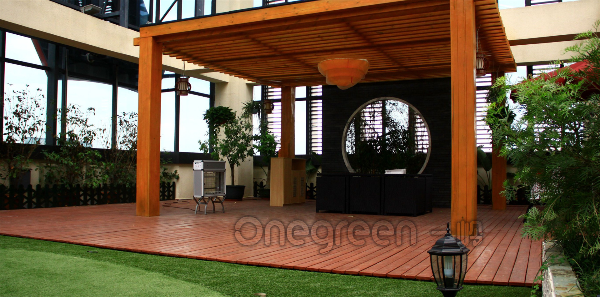 廣東佛山-廣發金融大廈屋頂果嶺